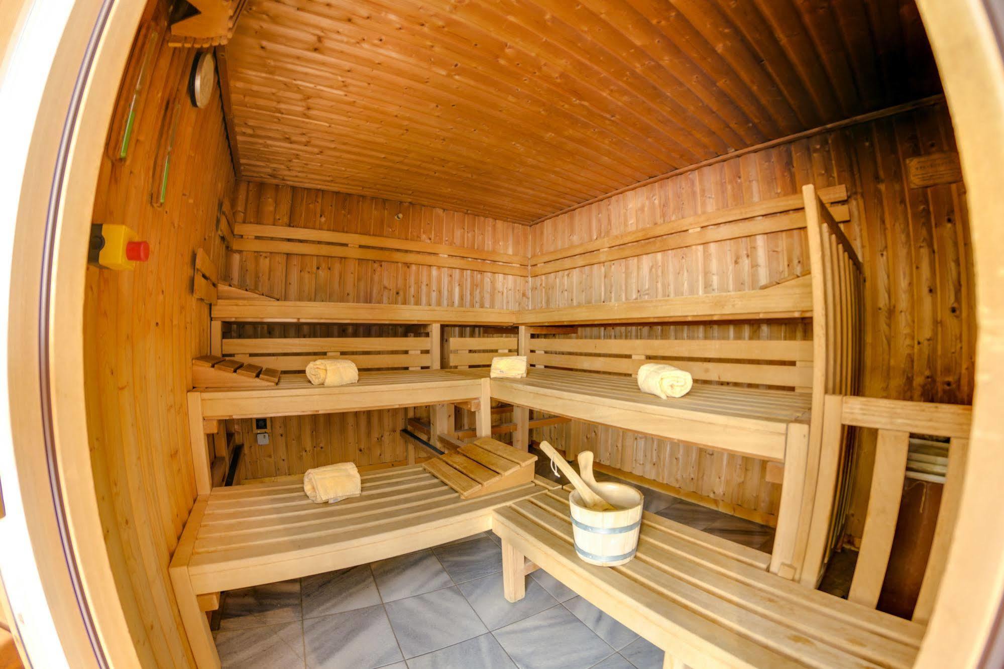 Seehotel Luisenhof Falkenhagen  Buitenkant foto