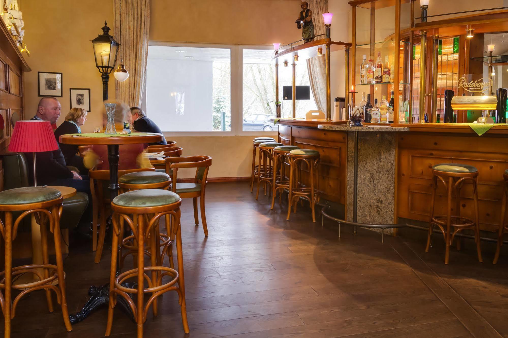 Seehotel Luisenhof Falkenhagen  Buitenkant foto